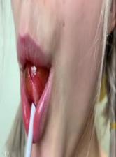 學(xué)校里的浪女孩